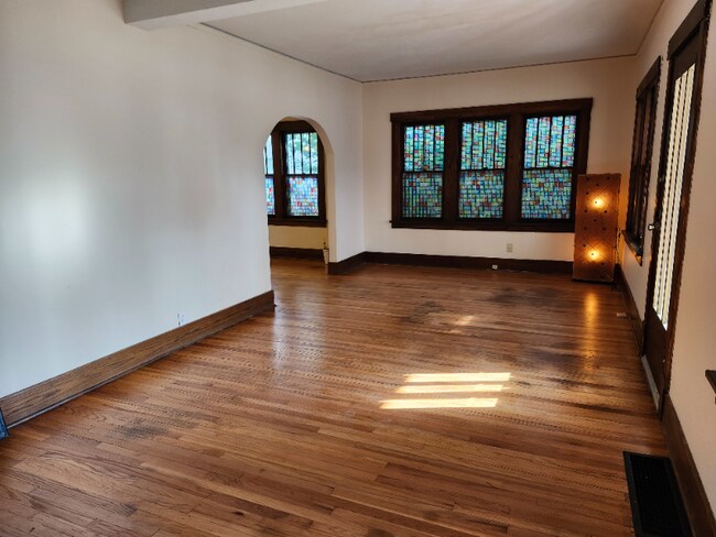 Building Photo - 3117 S 60th St