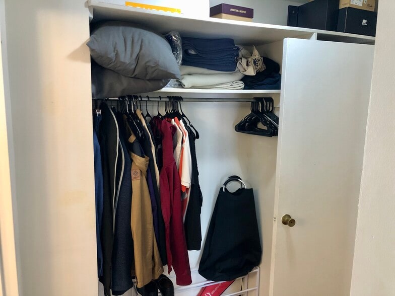 Hallway Storage - 950 25th St NW