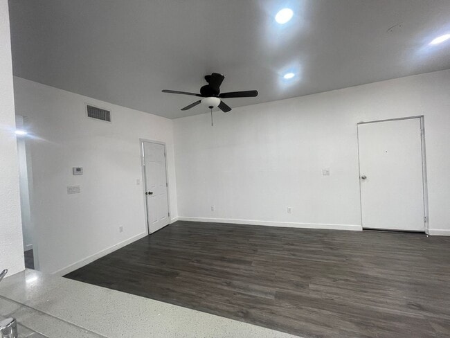 Building Photo - 1415 Exley Ave