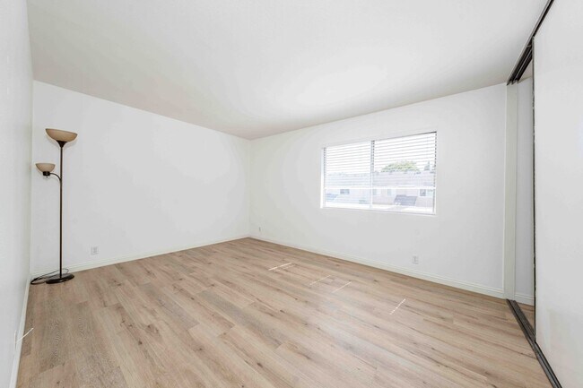 Building Photo - 36 Greenbough