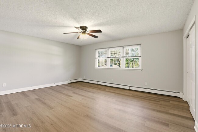 Building Photo - 601 Duchess Ct