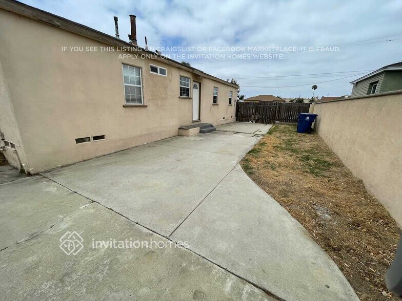 Building Photo - 1310 W 219th St