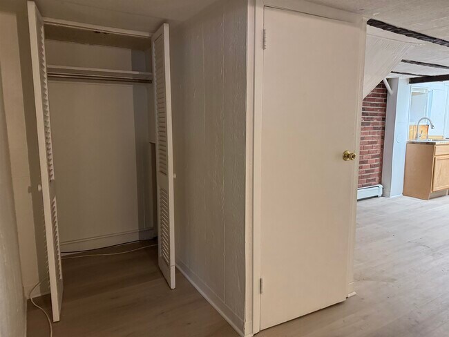 Building Photo - 9 Beaver Ave