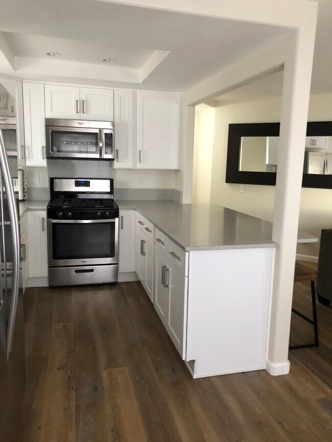 Building Photo - 7400 Altiva Pl