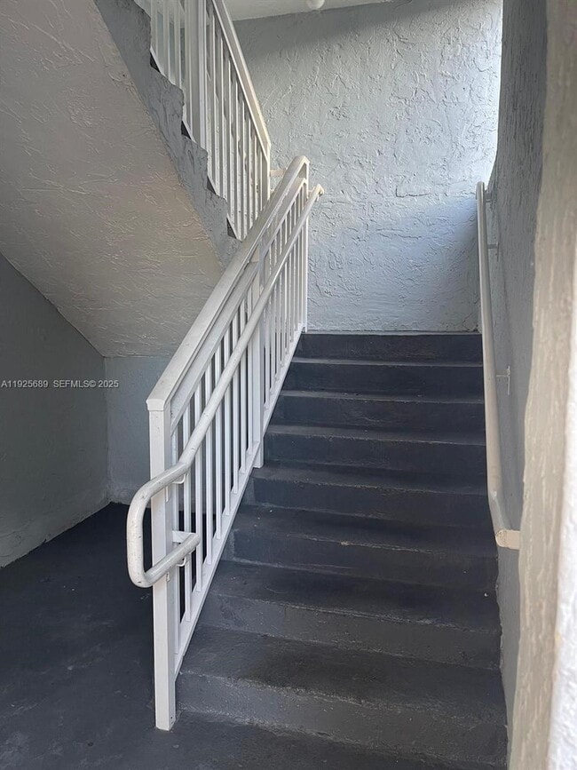 Building Photo - 9375 Fontainebleau Blvd