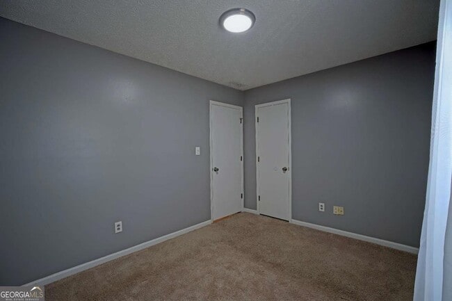 Building Photo - 1528 Carriage Ln