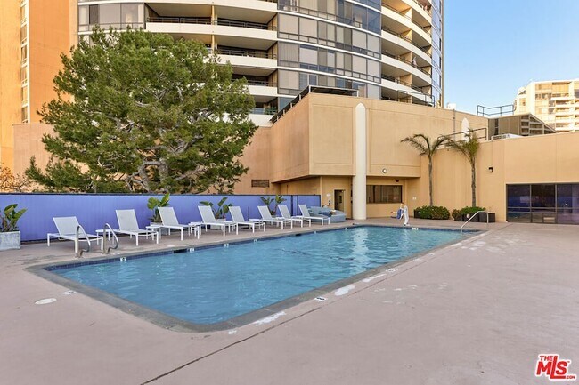 Building Photo - 4316 Marina City Dr