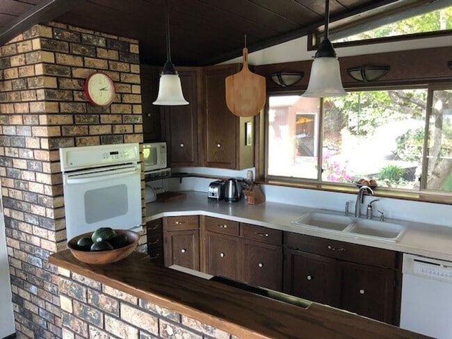 Building Photo - STATUS: AVAILABLE  | R178 | $2395