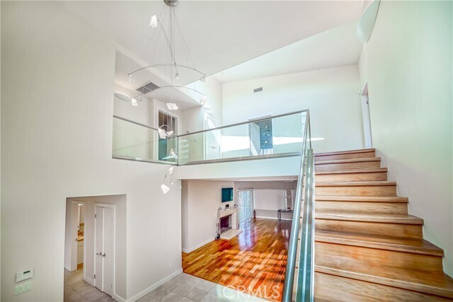 Building Photo - 5512 Leghorn Ave