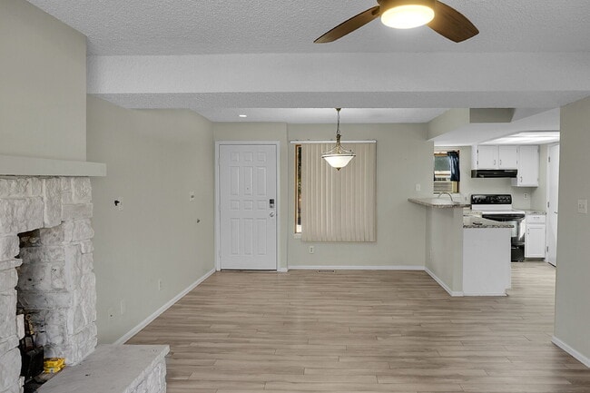 Building Photo - $1,695.00 - HALF OFF First Months' Rent - 2 Bedrooms, 2 Bathrooms, Apartment in Colorado Springs ...