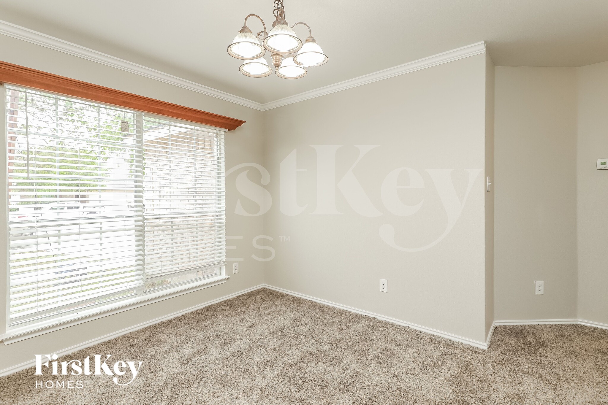 Building Photo - 315 Donalan Dr