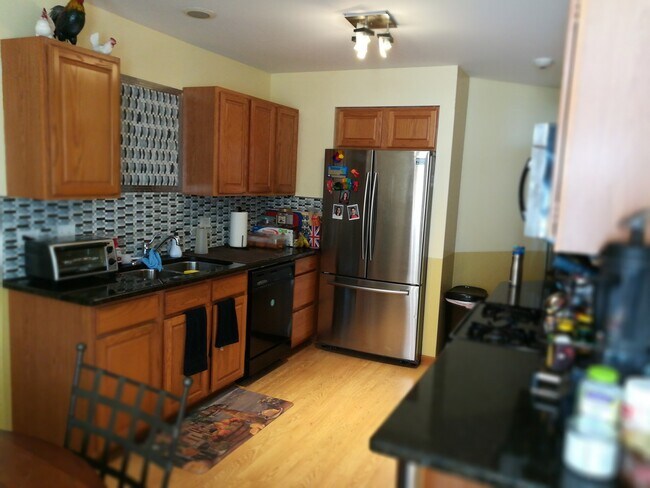 Building Photo - 2039 Tamahawk Ln