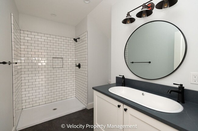 Building Photo - Beautiful Home Across the Street from Drake Park!