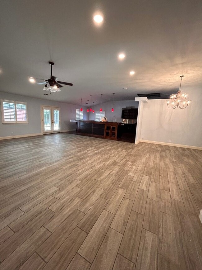 Building Photo - Beautiful Home for rent in Visalia!