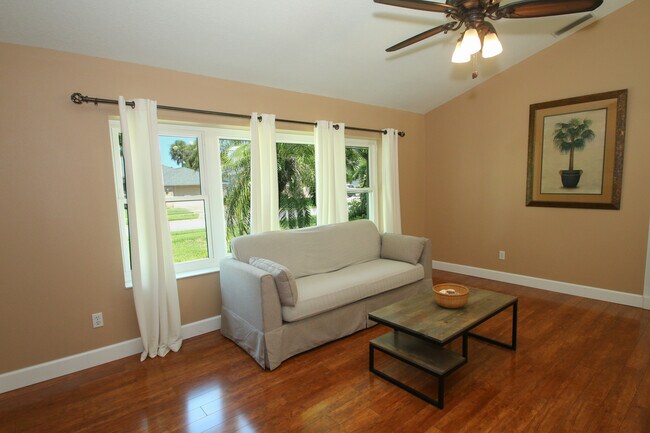 Building Photo - 5772 White Acres Ln