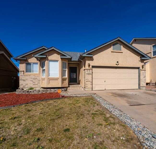 Building Photo - Stunning 4-bedroom, 3-bathroom home near Ft Carson!