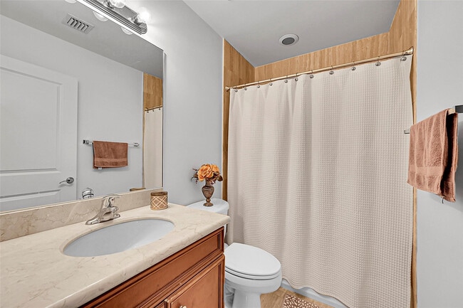 Building Photo - 1614 NE 9th St