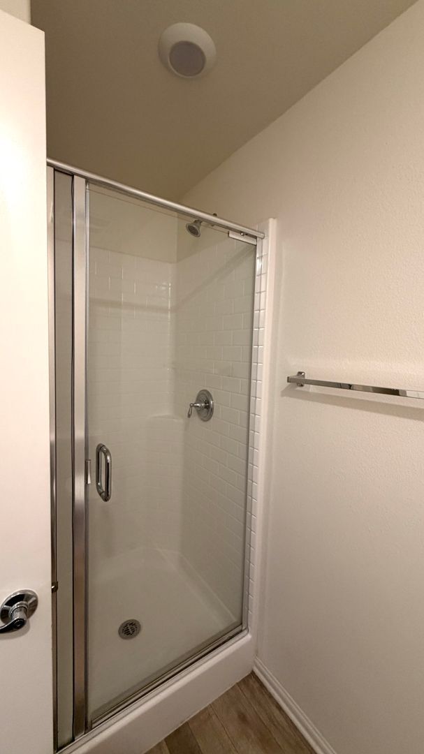 Building Photo - Modern Townhouse in Fairview Community of Bonsall