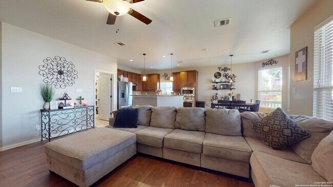 Building Photo - 522 Baltustrol Dr