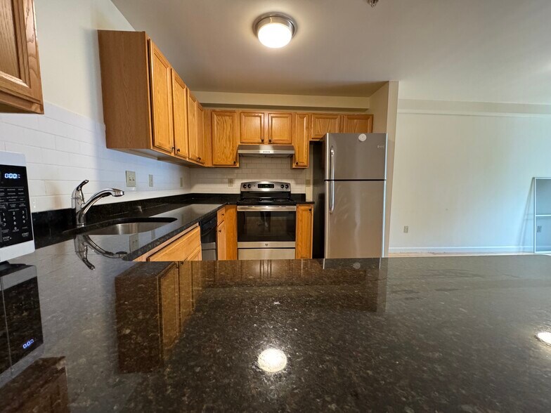 Primary Photo - 34 Raymond St