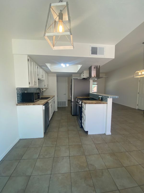 Building Photo - 10501 Delicado Pl NE