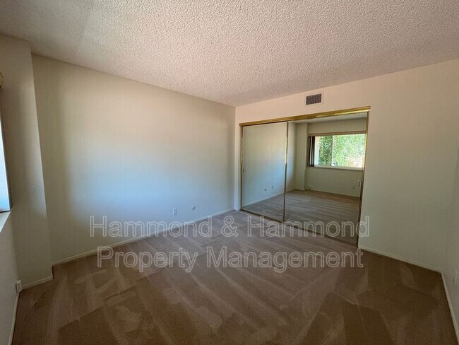 Building Photo - 3804 Mainsail Cir