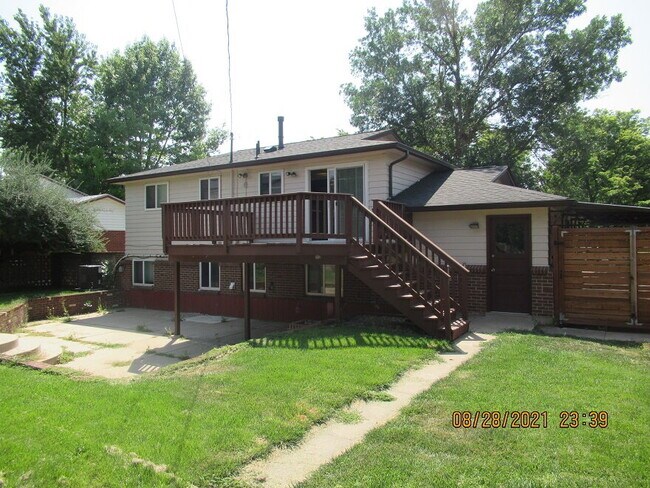 Building Photo - "Charming 4-Bed Arvada Home with Hardwood Floors & Finished Basement!"