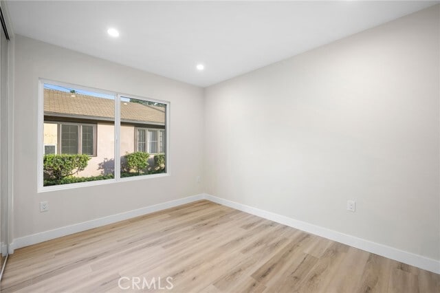 Building Photo - 417 Riverdale Dr