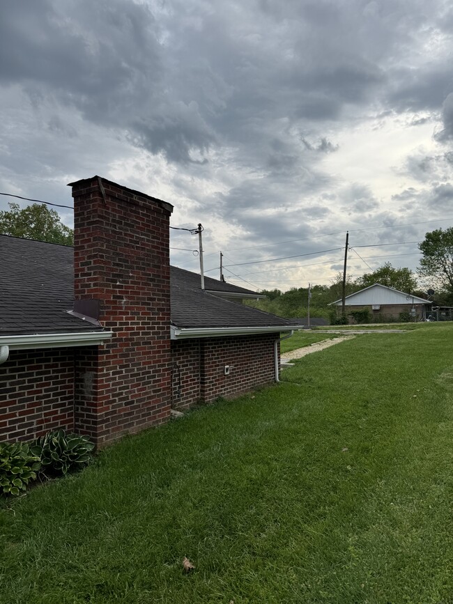 Building Photo - 523 Dudding Ave