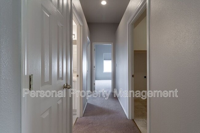 Building Photo - 2014 SW 11th St