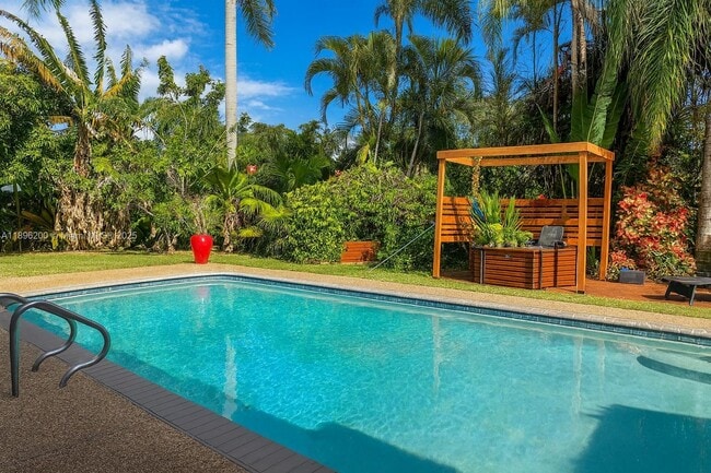 Building Photo - 690 NW 68th Ave