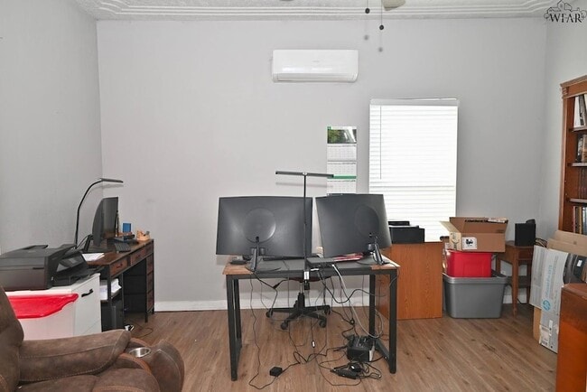 Building Photo - 1908 10th St