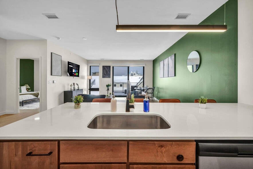 Building Photo - 2189 Cornell Rd