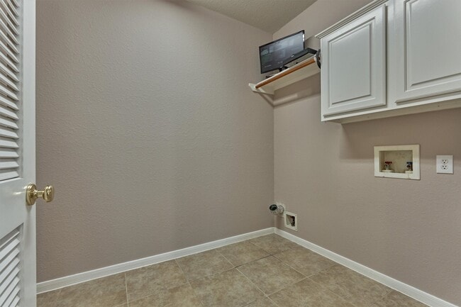 Building Photo - 30 Desert Rose Pl