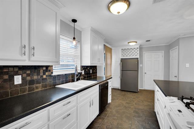 Building Photo - 202 Vanderbilt Ln