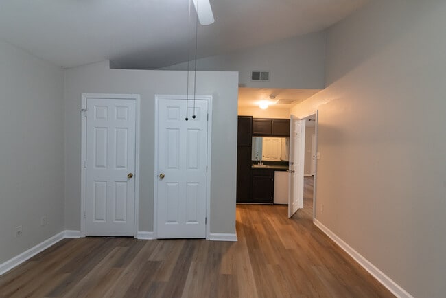 Building Photo - 285 E Harrison St