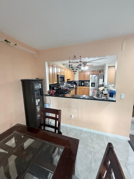 Building Photo - 427 Lackland Ave