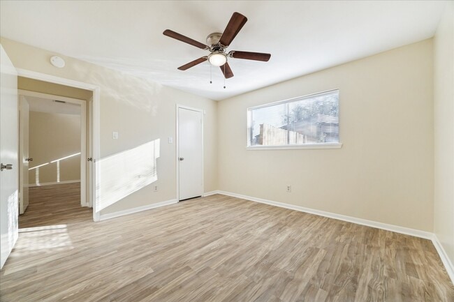 Building Photo - 2319 Wallingford Dr