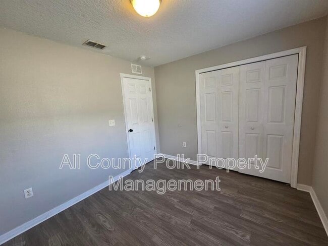 Building Photo - 220 S Eastside Dr