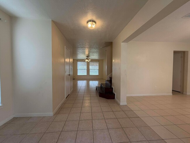 Building Photo - 18403 Willow Moss Dr