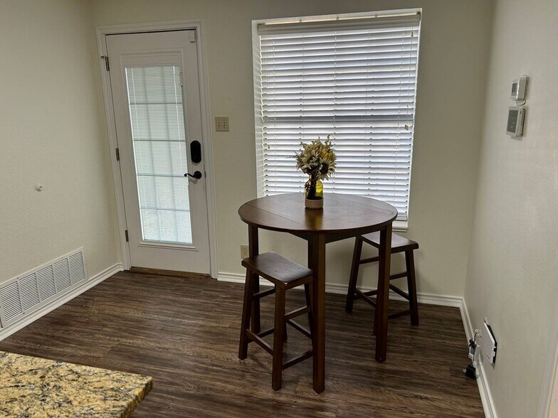 Building Photo - 33 Cibola Ct