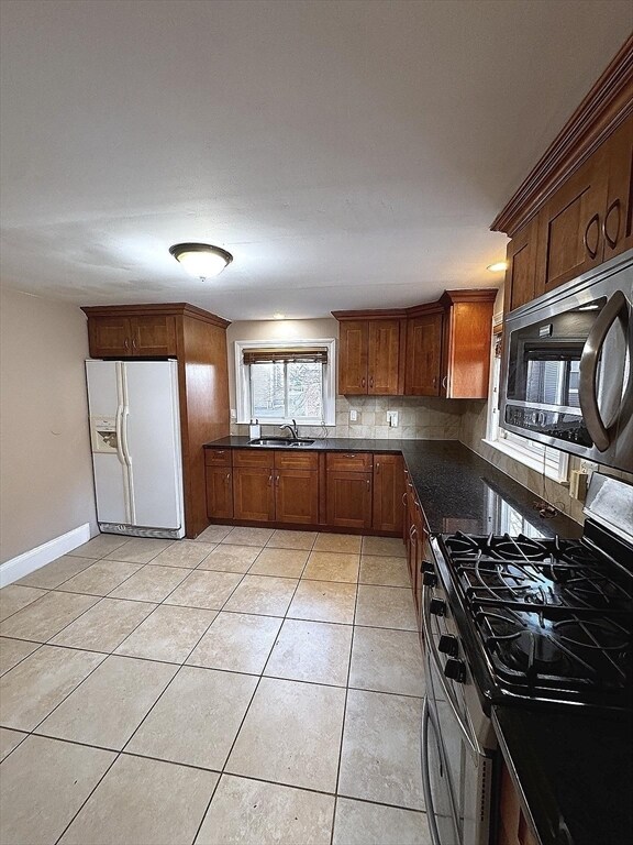 Building Photo - 12 Bigelow St