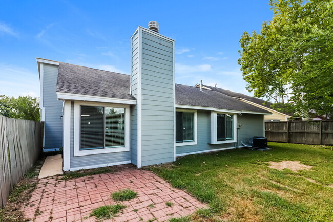 Building Photo - 2714 Ashford Trail Dr