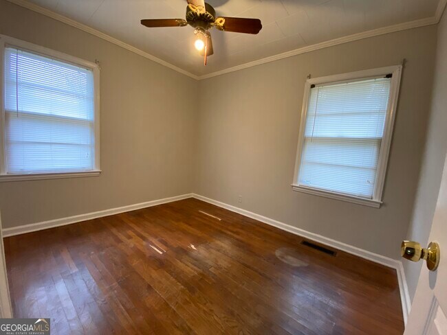 Building Photo - 225 S Myrtle St