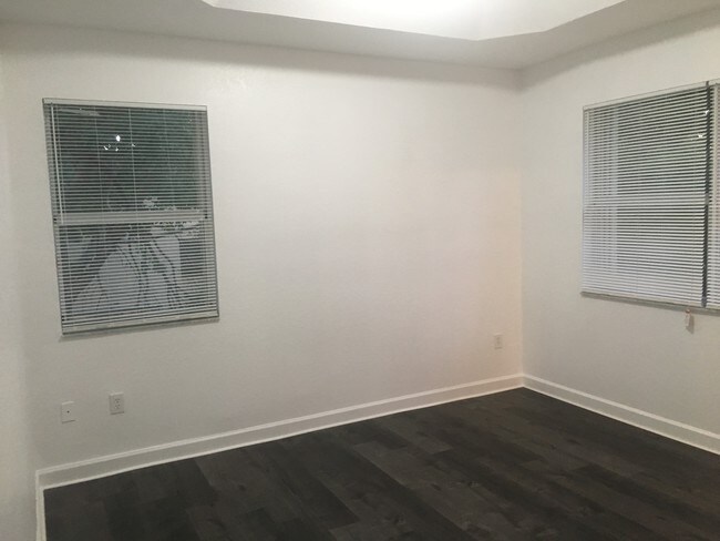 Building Photo - 1398 NE 33rd Ave