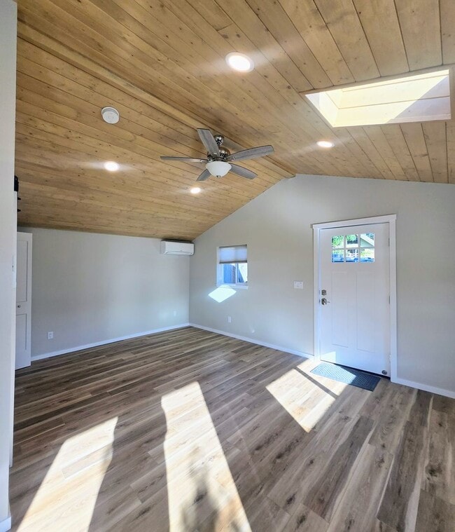 Building Photo - Newly Remodeled ADU for Rent in Port Towns...