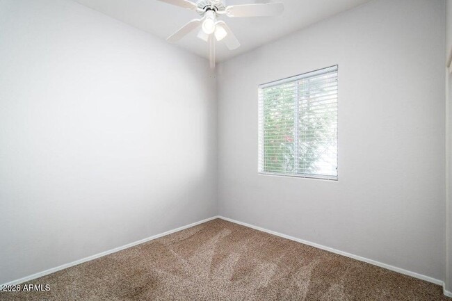 Building Photo - 1004 S Parkcrest St