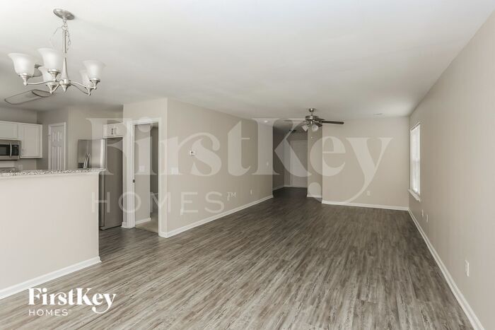 Building Photo - 8827 Twisted Pine Dr