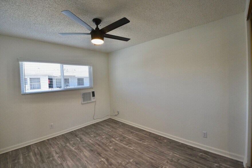 Building Photo - 12142 Burbank Blvd