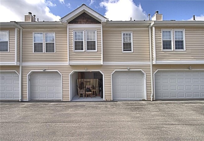 Building Photo - 2507 Whispering Hls